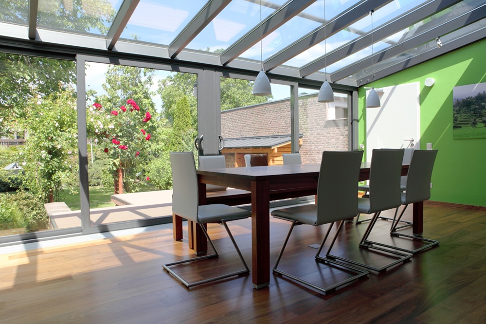 Upgrade vom Wintergarten: Design und Materialien für einen Sommergarten